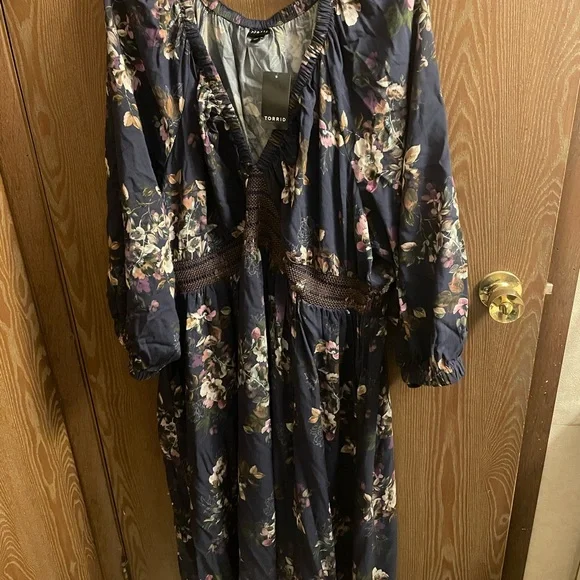 Torrid Maxi 3/4 Raglan Sleeve V-Neck Dress - Picture 5 of 8